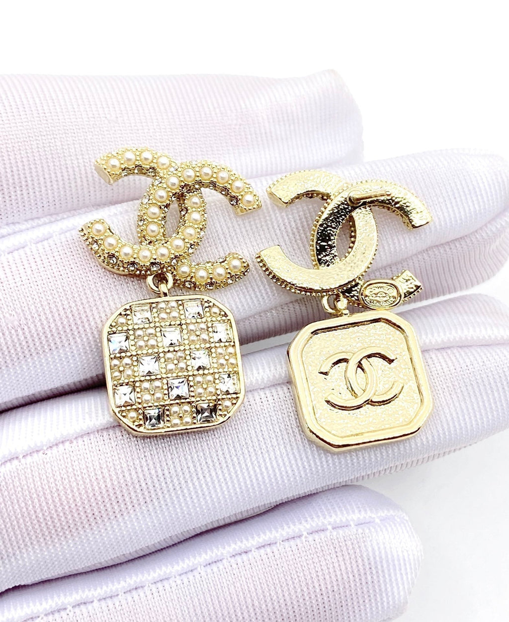 Chanel Diamonds Drop 18K Gold Earrings