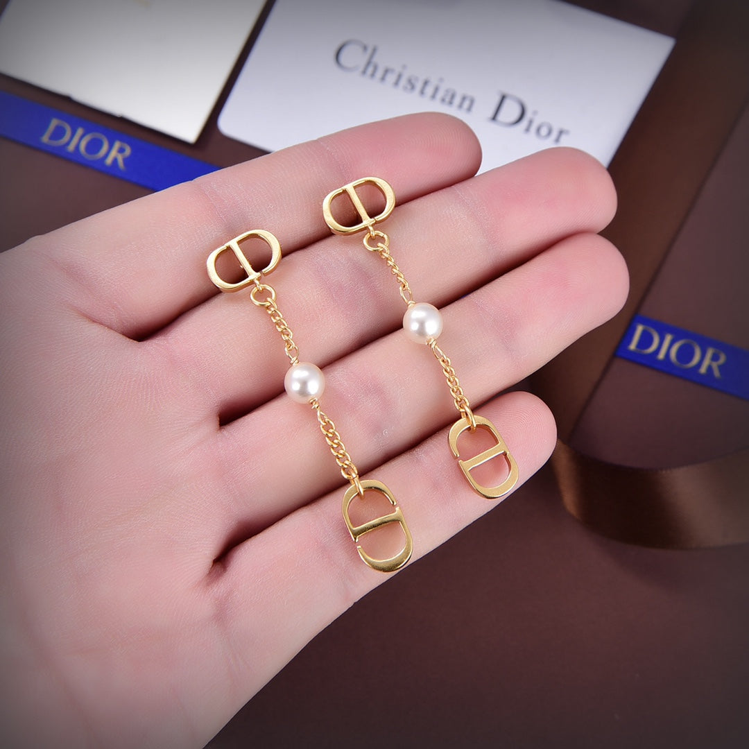 Dior 30 Montaigne 18K Gold Earrings