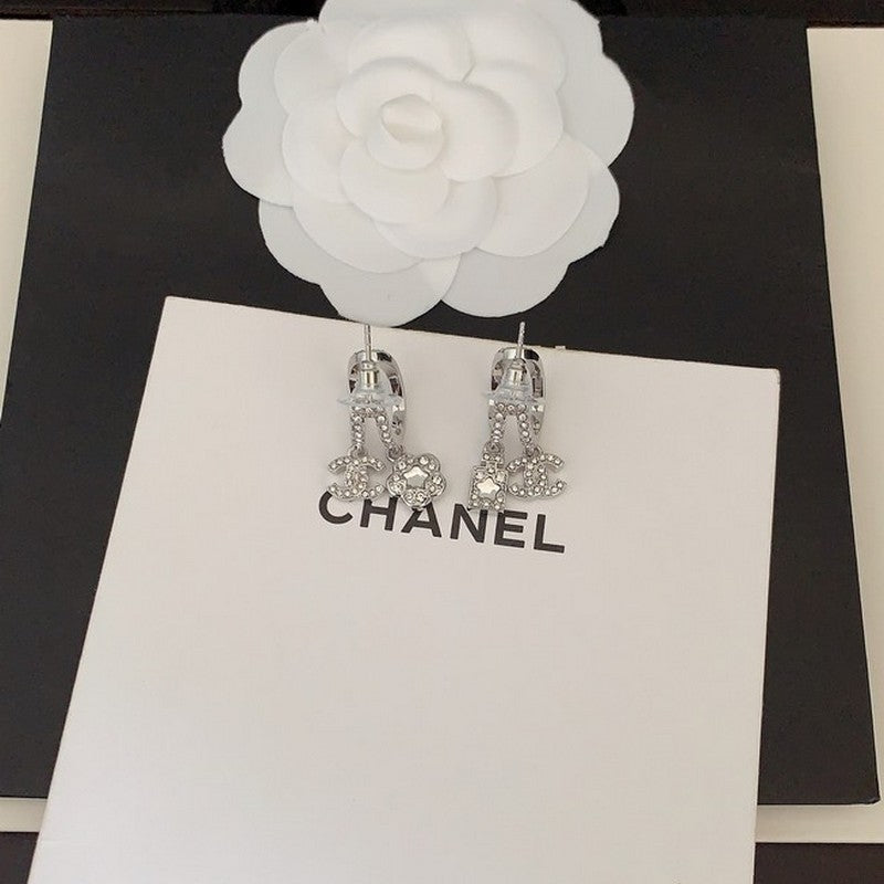 Chanel Flower Diamond 18K Gold Earrings