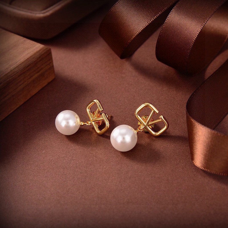 Valentino Pearl 18K Gold Earrings