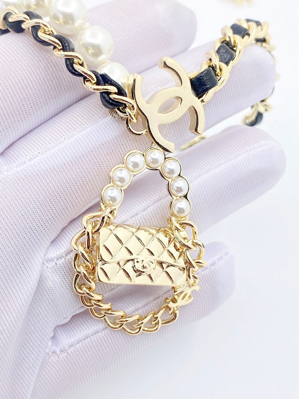 Chanel Pearl Bag Pendant 18K Gold Necklace