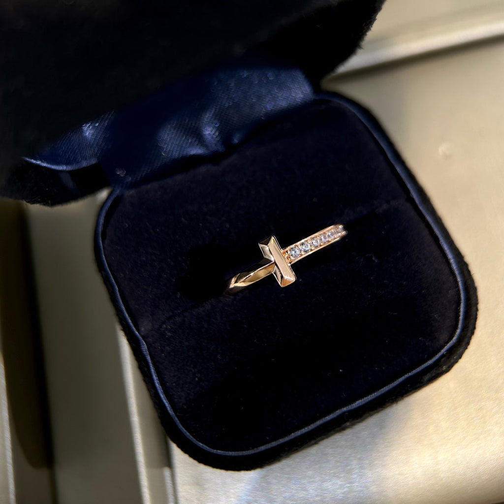 Tiffany T1 Diamond 18K Gold Ring