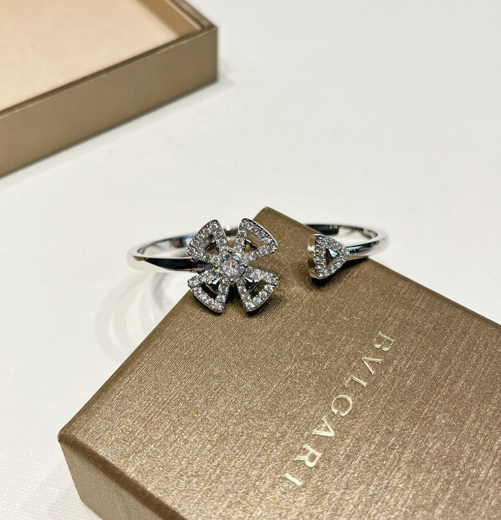 Fiorever Diamonds 18K Gold Bracelet