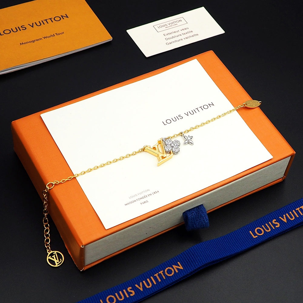 Louis Vuitton Gram Diamond 18K Gold Bracelet
