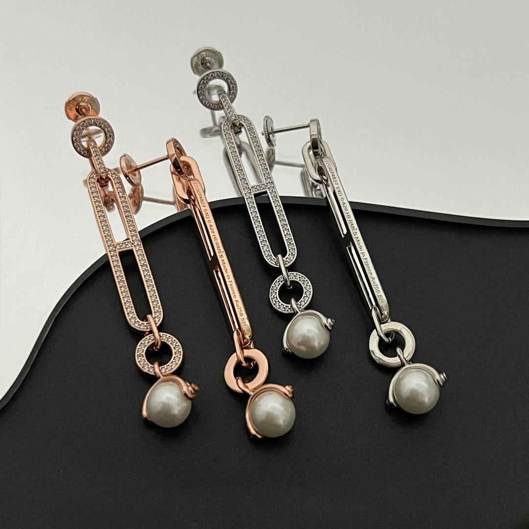 Chandra Diamonds 18K Gold Earrings