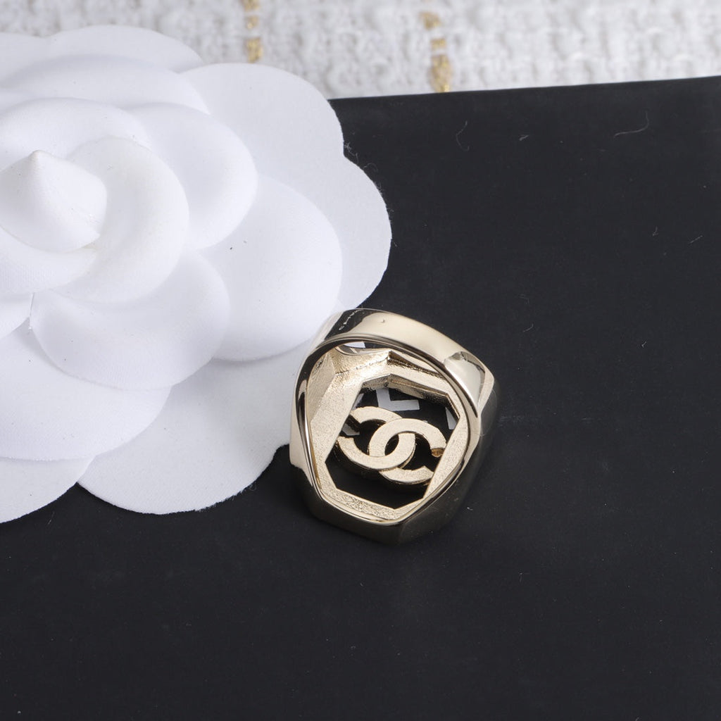 Chanel Diamonds 18K Gold Ring