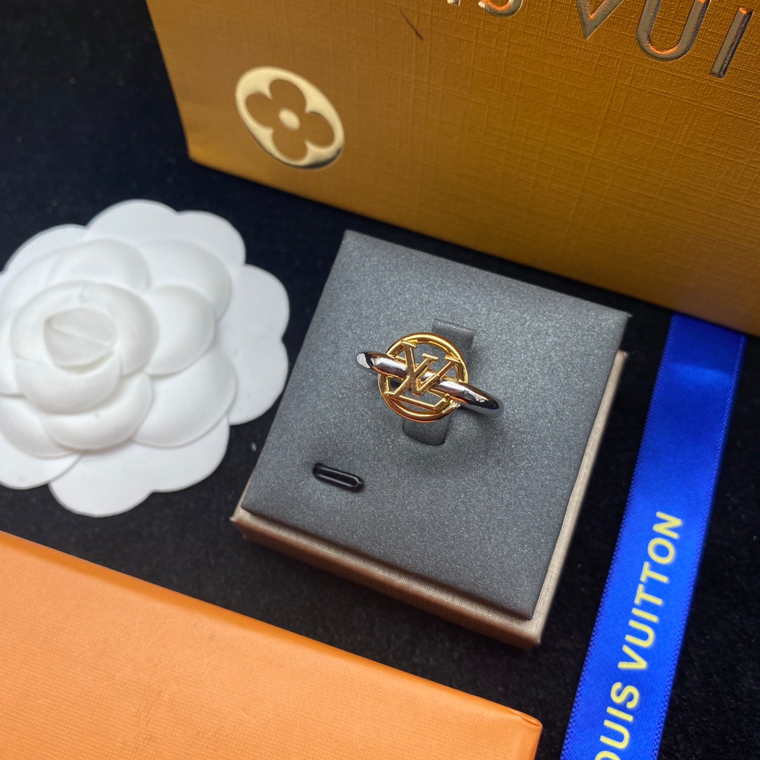 Louis Vuitton Vintage 18K Gold Ring