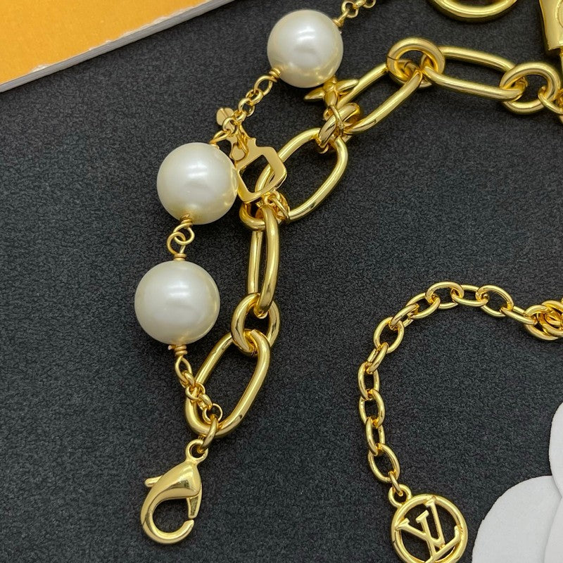 Louis Vuitton Pearl Lock Gold 18K Gold Bracelet