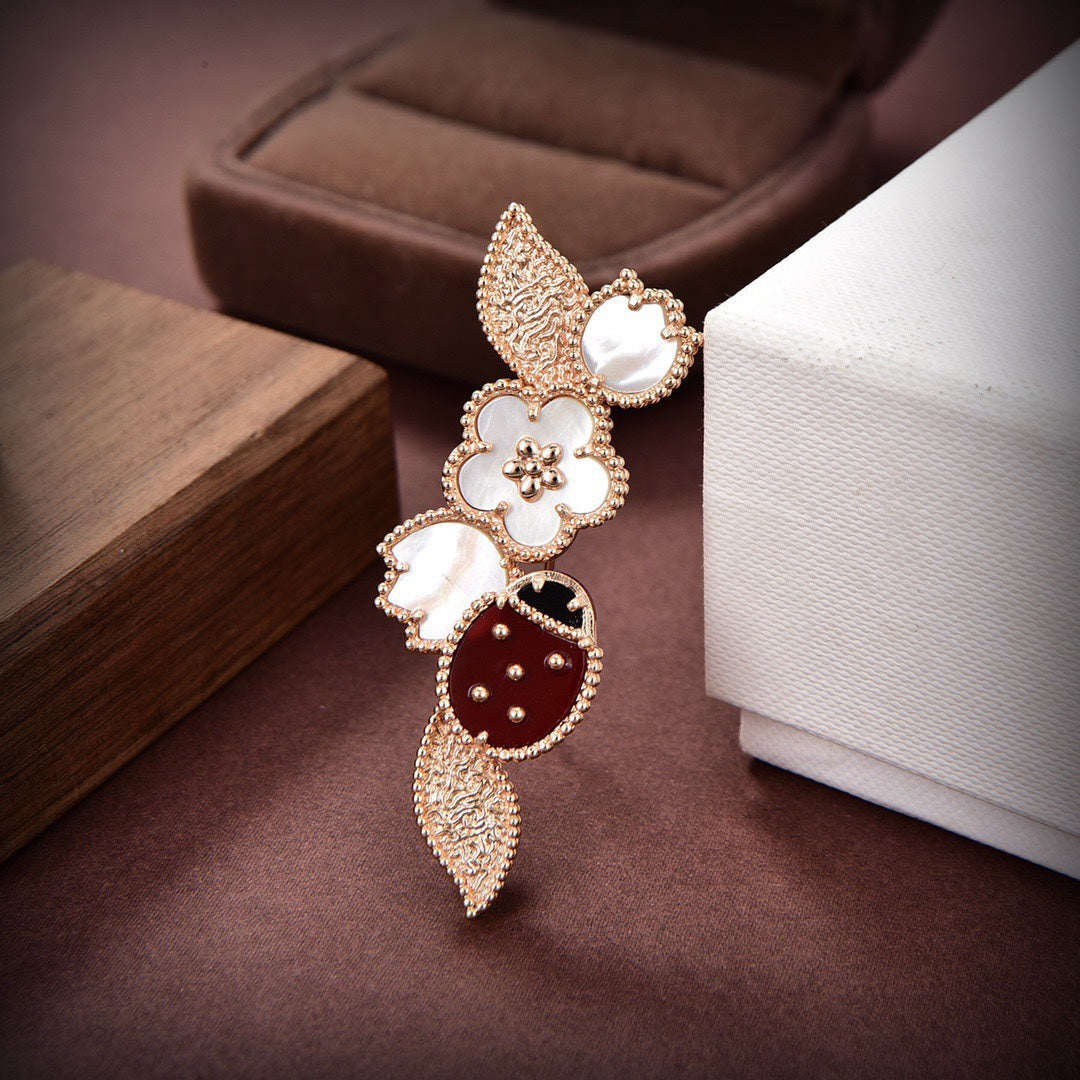 Lucky Spring Clip 18K Gold Brooch