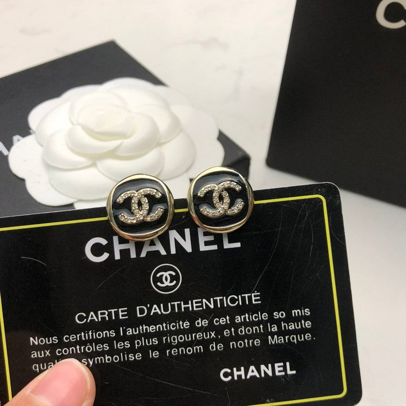 Chanel Black & White Diamond Gold 18K Gold Earrings