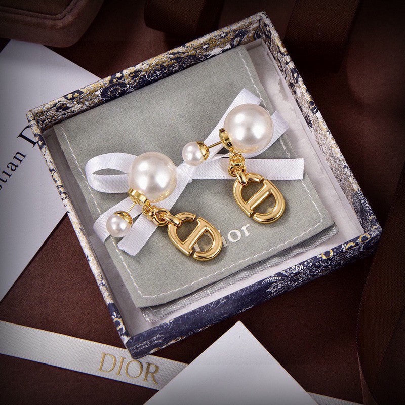 Dior Pearls 18K Gold Earrings
