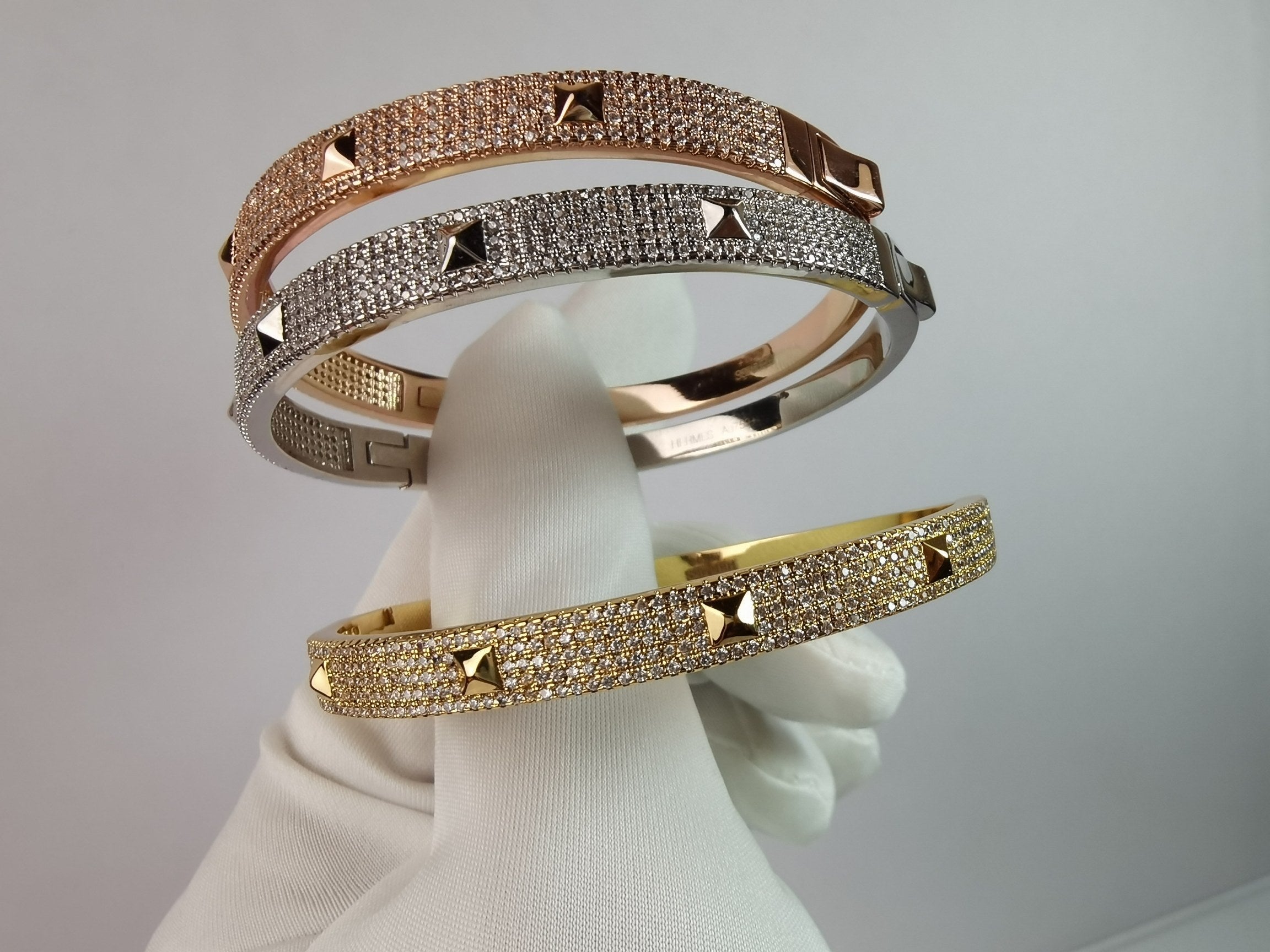 Hermes Collier De Chien Diamond 18K Gold Bracelet