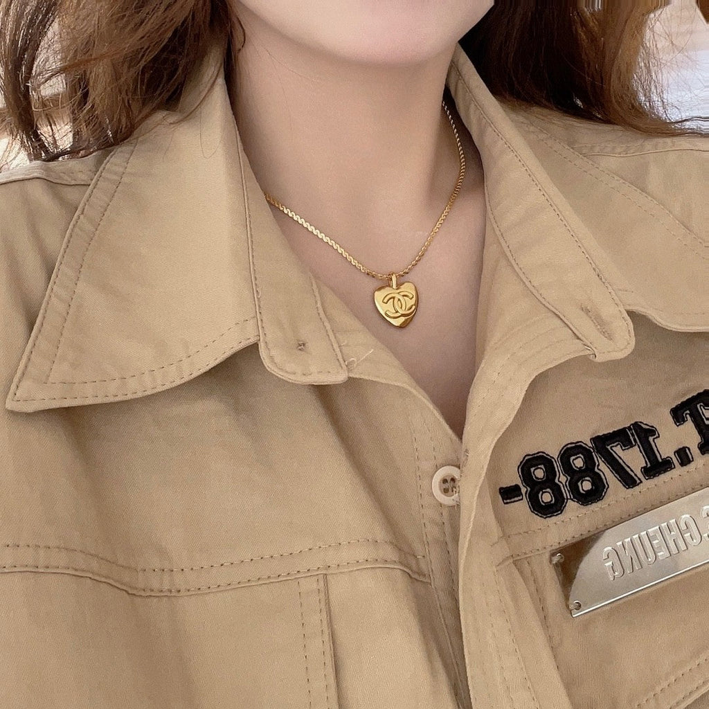 Chanel Vintage 18K Gold Necklace