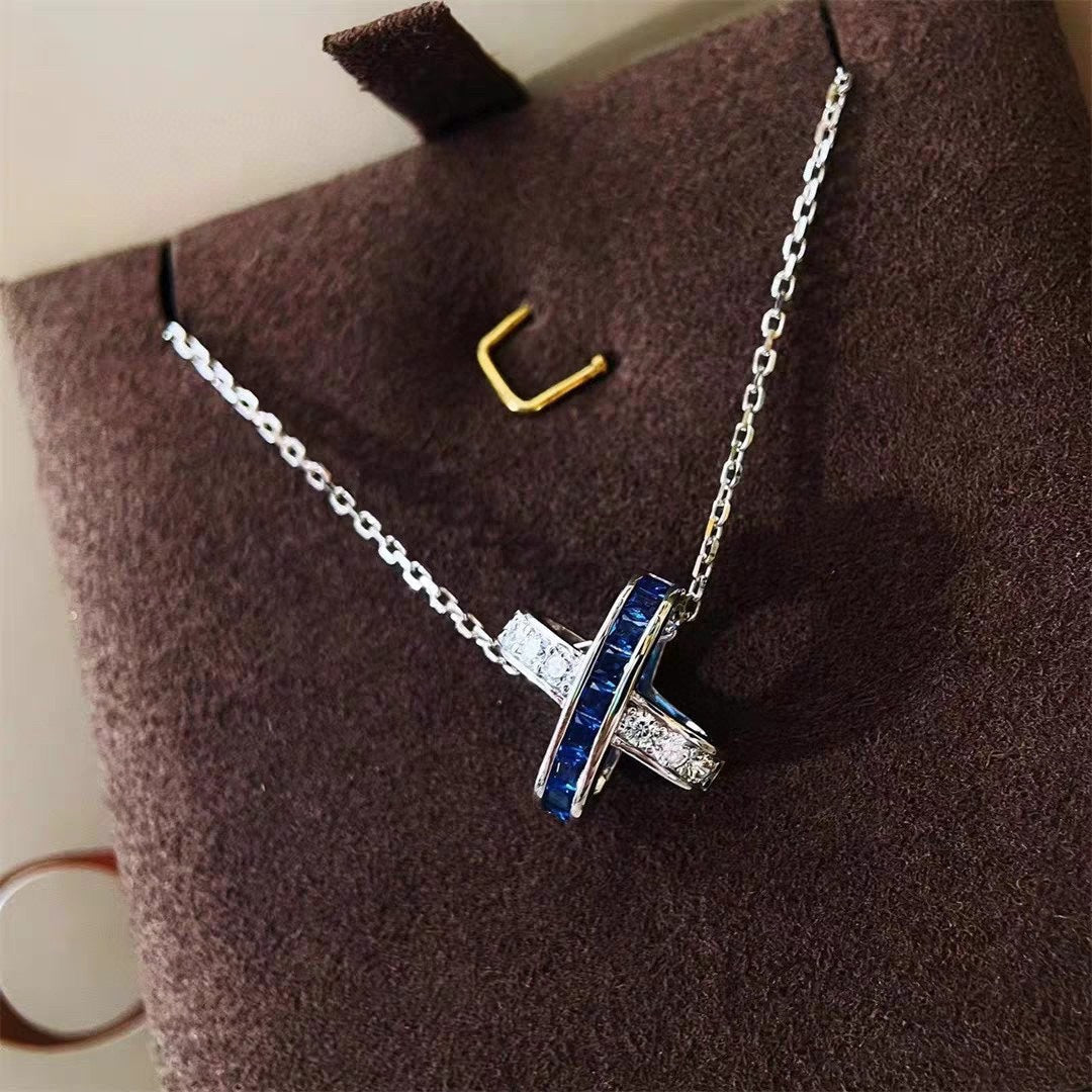 Jeux De Liens Pendant 18K Gold Necklace