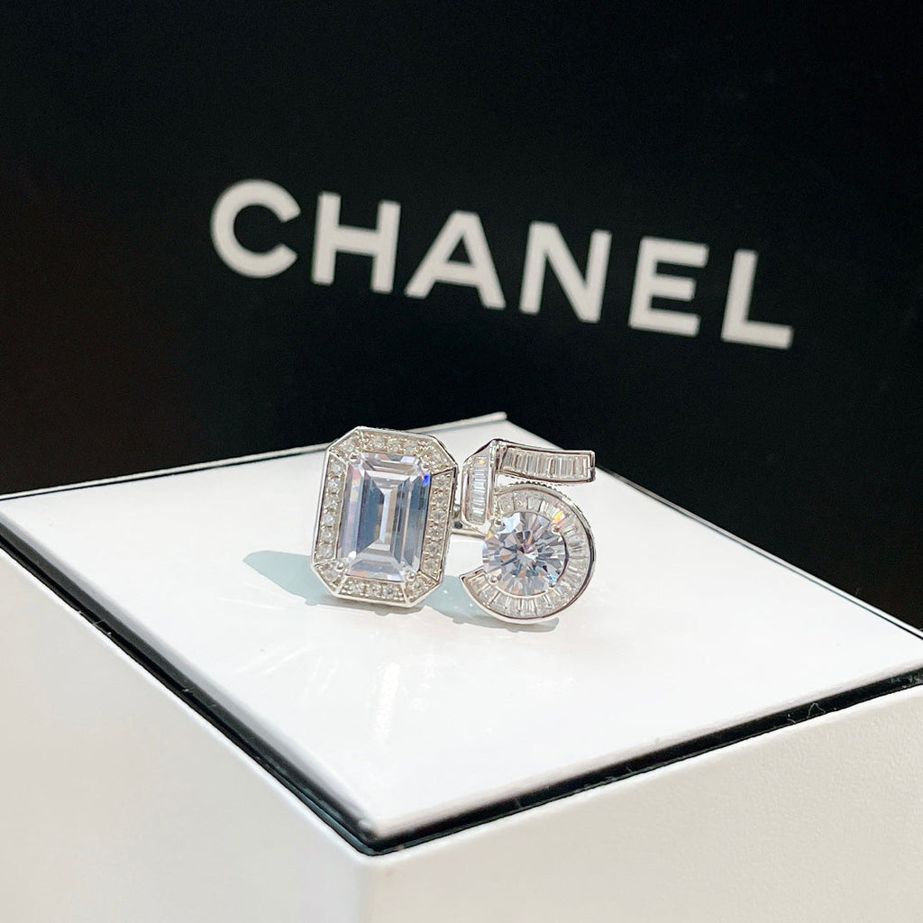 Chanel No.5 Diamonds 18K Gold Ring