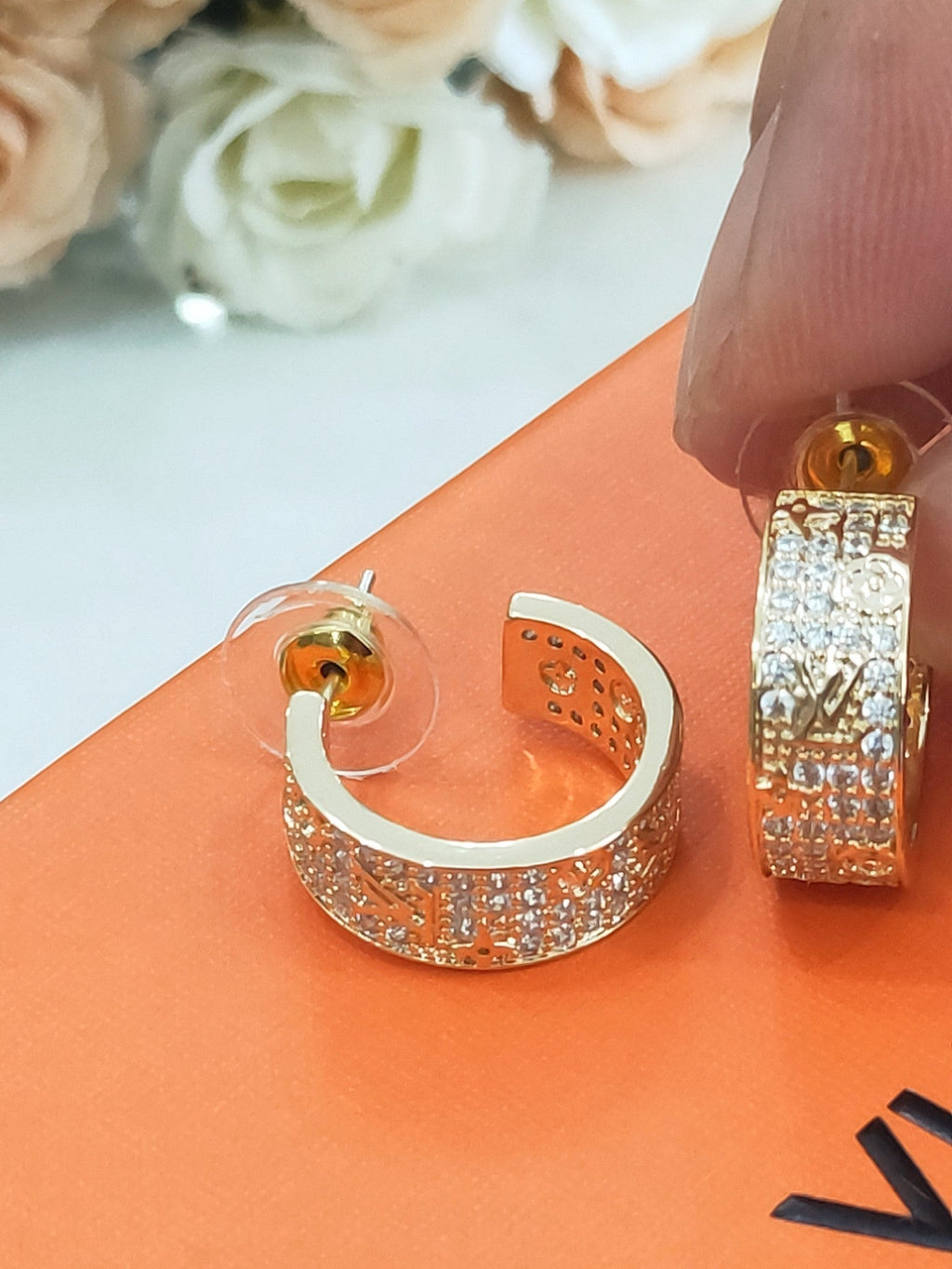 Louis Vuitton Circle 18K Gold Earrings