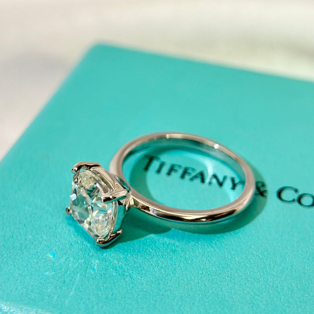 Tiffany True Engagement 18K Gold Ring