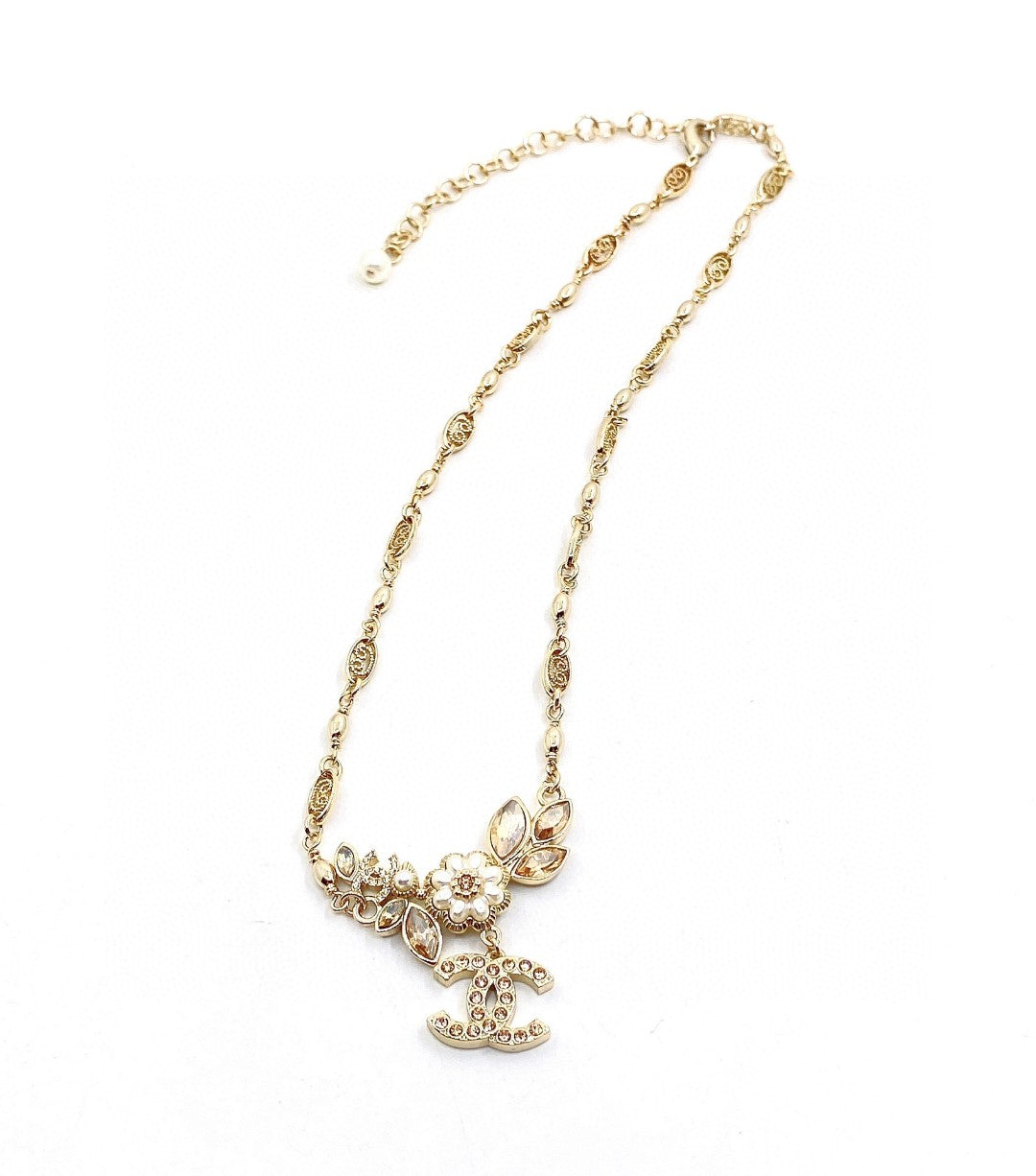 Chanel Flower Diamond 18K Gold Necklace