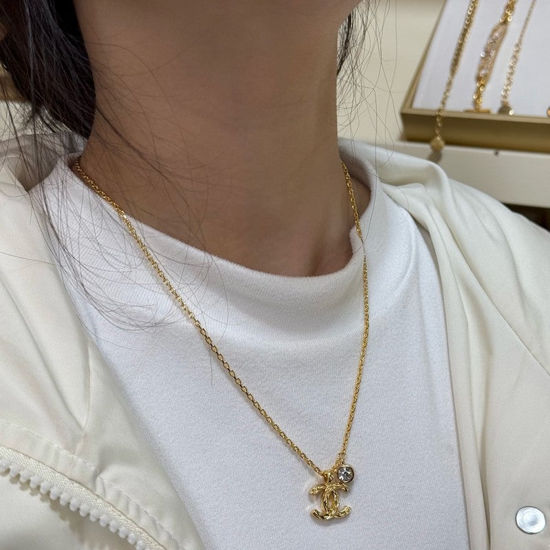 Chanel 26P Diamond Gold 18K Gold Necklace