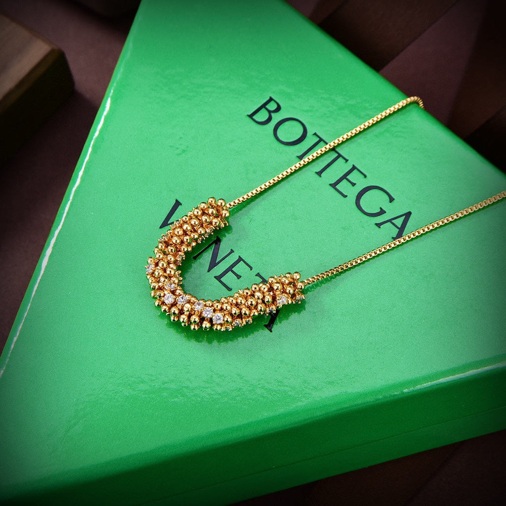 Bvlgari Facet Pearl 18K Gold Necklace