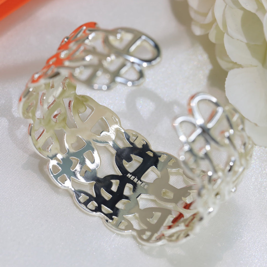 Hermes Chaine D'Ancre Wide Cutwork 18K Gold Bracelet