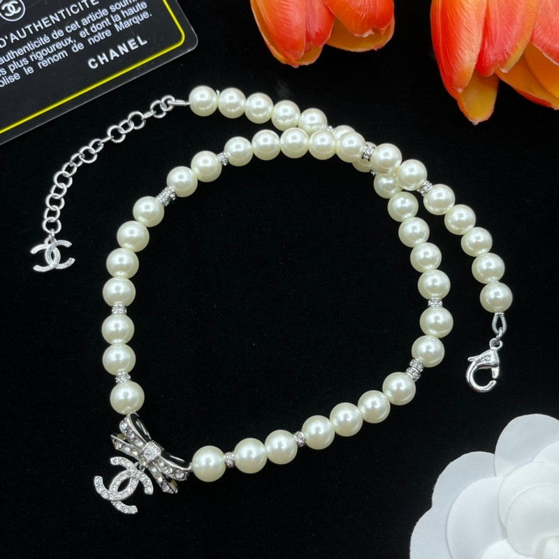 Chanel Bow Tie Pearls 18K Gold Necklace