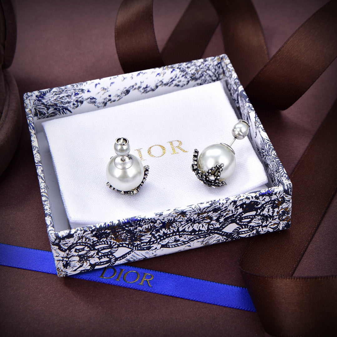 Dior Tribales Butterfly 18K Gold Earrings