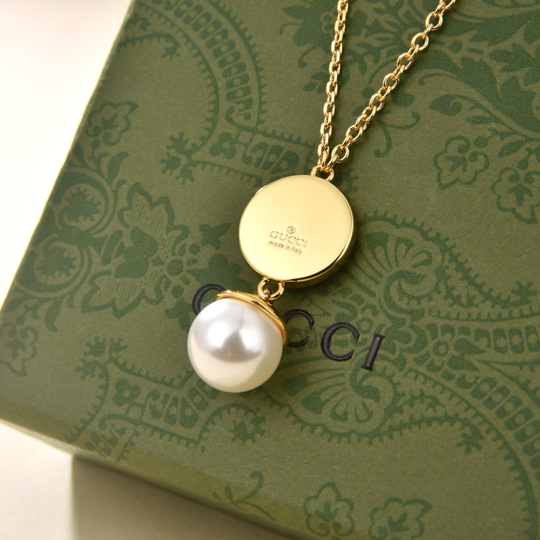 Gucci Double Blondie Pendant 18K Gold Necklace