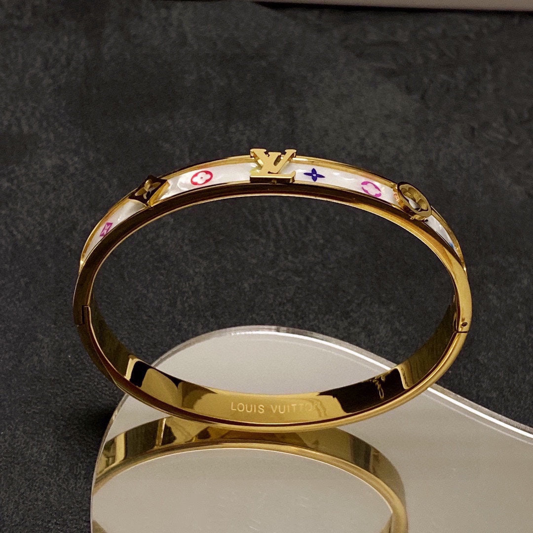 Louis Vuitton Pearl 18K Gold Bracelet