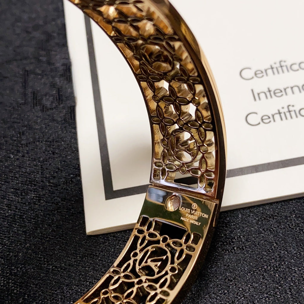 Louis Vuitton Hollow 18K Gold Bracelet