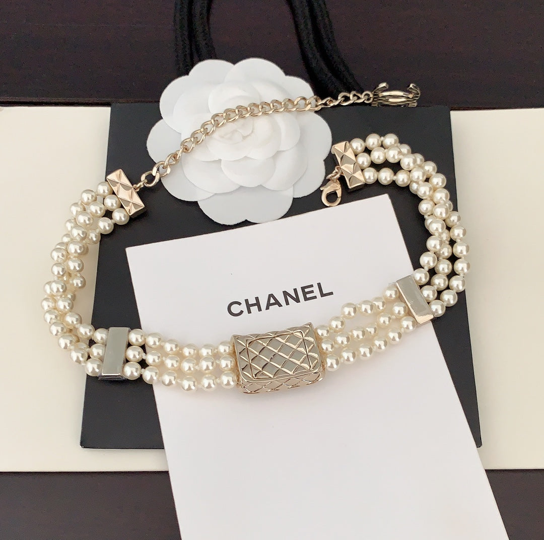 Chanel Bag Pearls Chain 18K Gold Necklace