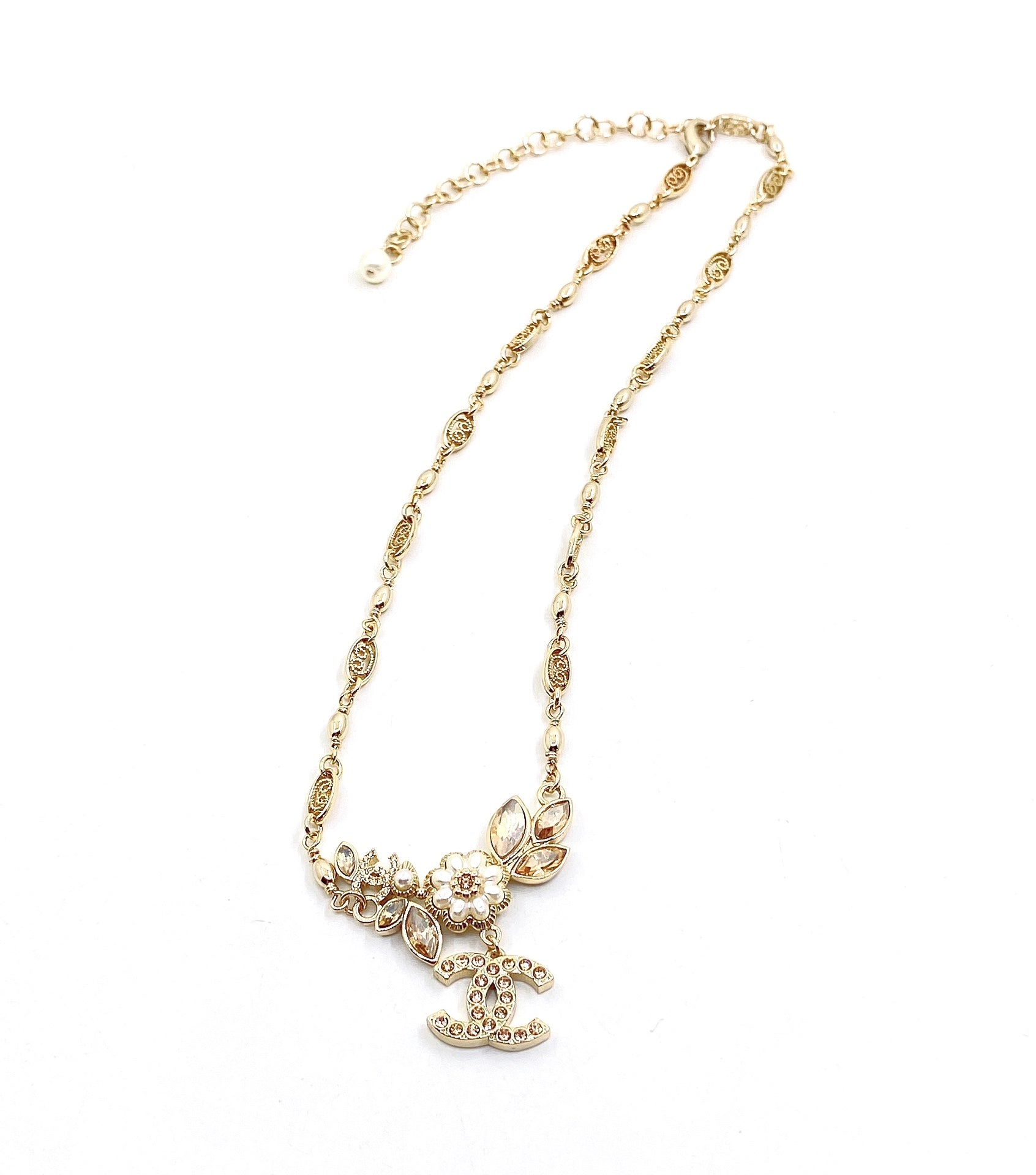 Chanel Flower Pendant 18K Gold Necklace