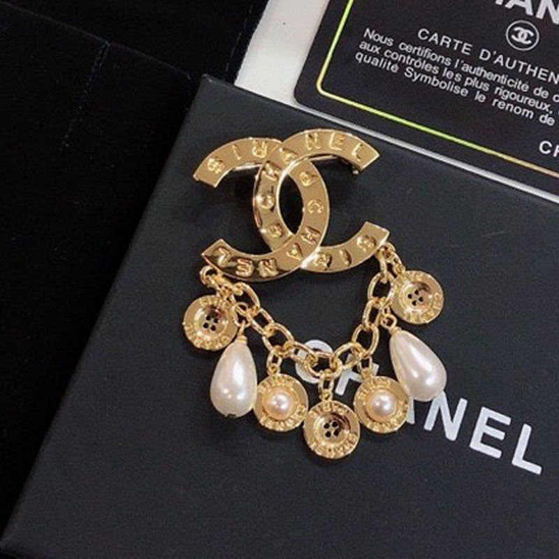 Chanel Pearl Pendant 18K Gold Brooch