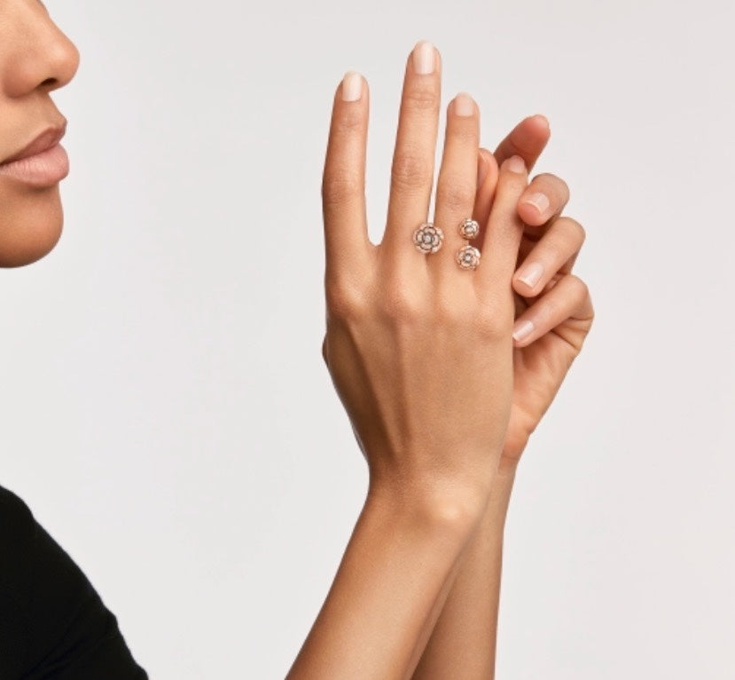 Chanel Extrait De Cam ̈¦lia 18K Gold Ring