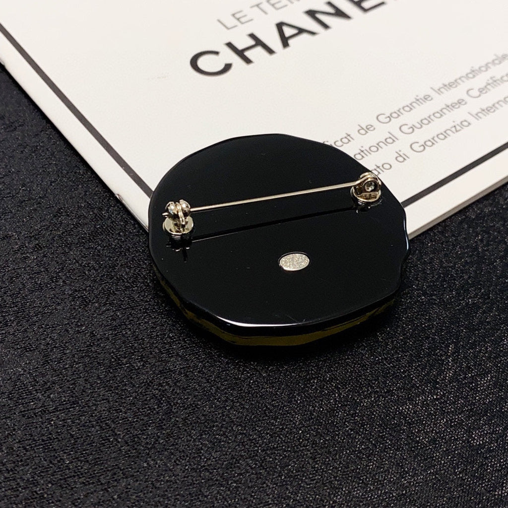 Chanel Color 18K Gold Brooch