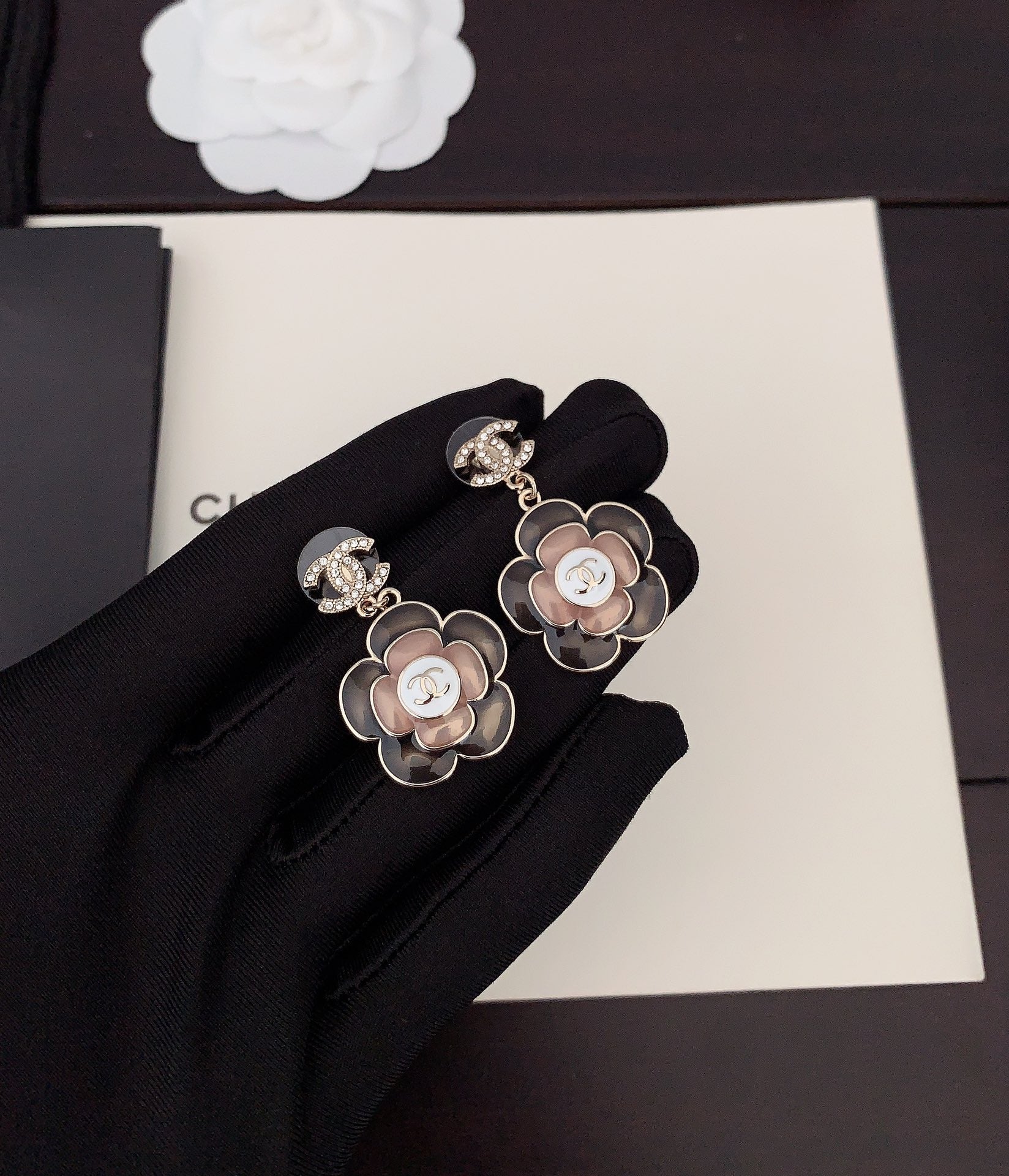 Chanel Flower Pendant 18K Gold Earrings