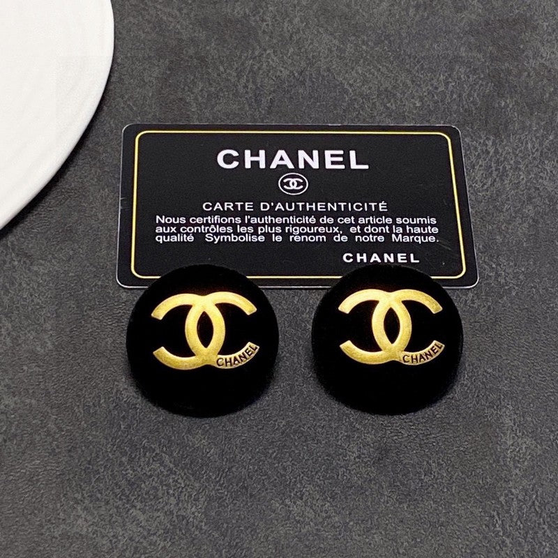 Chanel Black 18K Yellow Gold Earrings