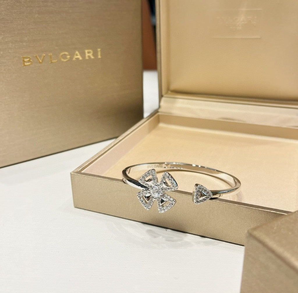 Fiorever Diamonds 18K Gold Bracelet