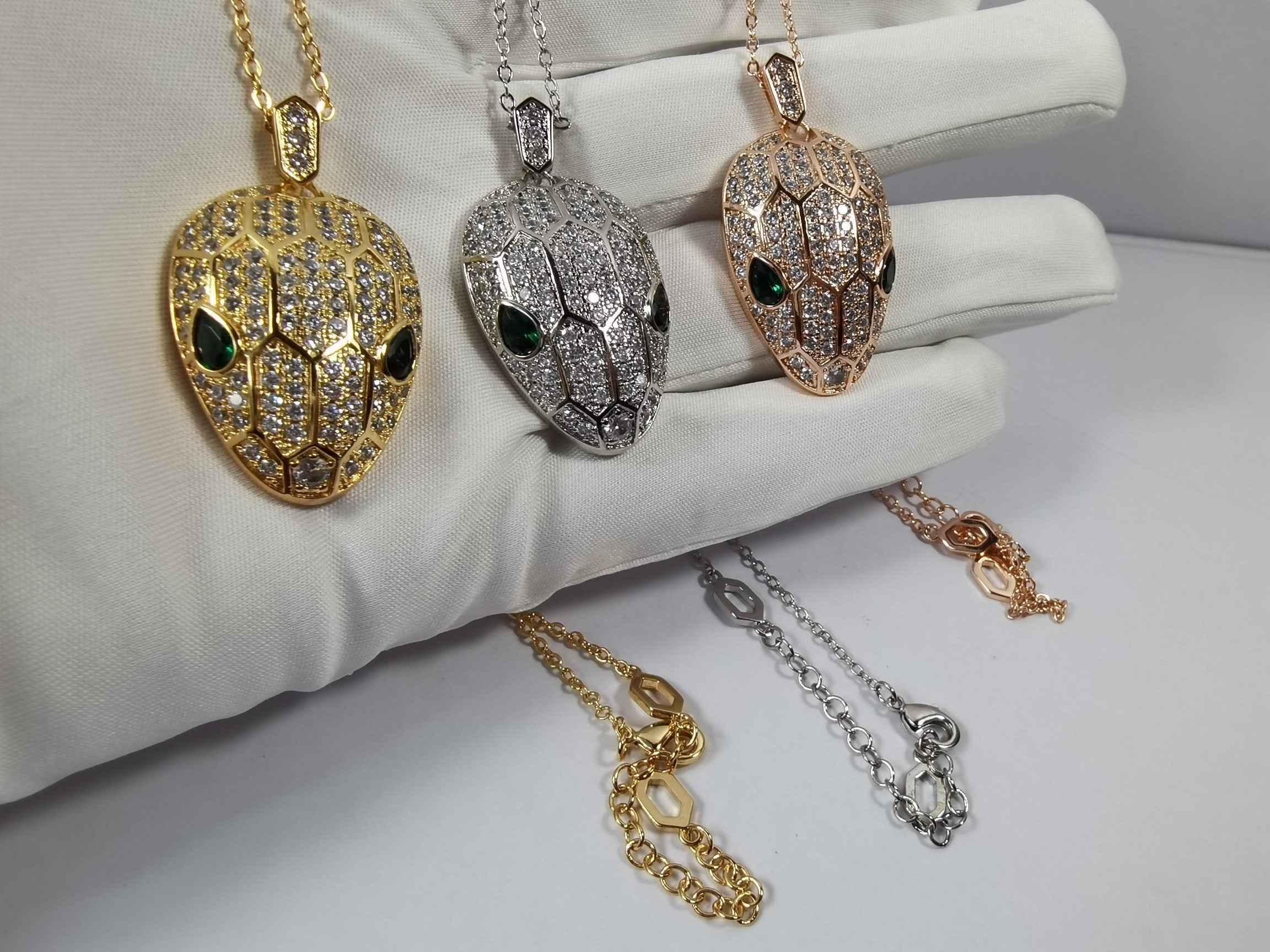 Bvlgari Serpenti Emerald 18K Gold Necklace