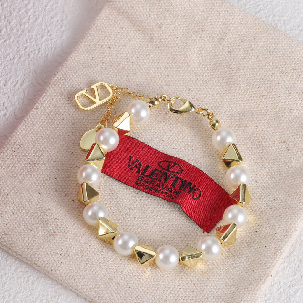 Valentino Rockstud Pearls 18K Gold Bracelet