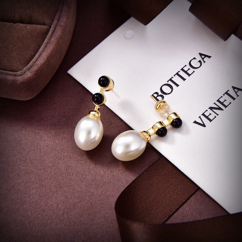 Bvlgari Pearl 18K Gold Earrings