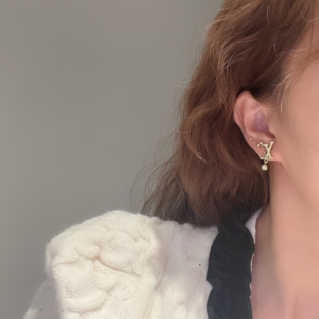 Louis Vuitton Diamond 18K Gold Earrings