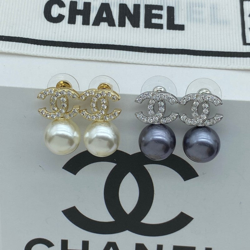 Chanel Pearl Drop Gold 18K Gold Earrings