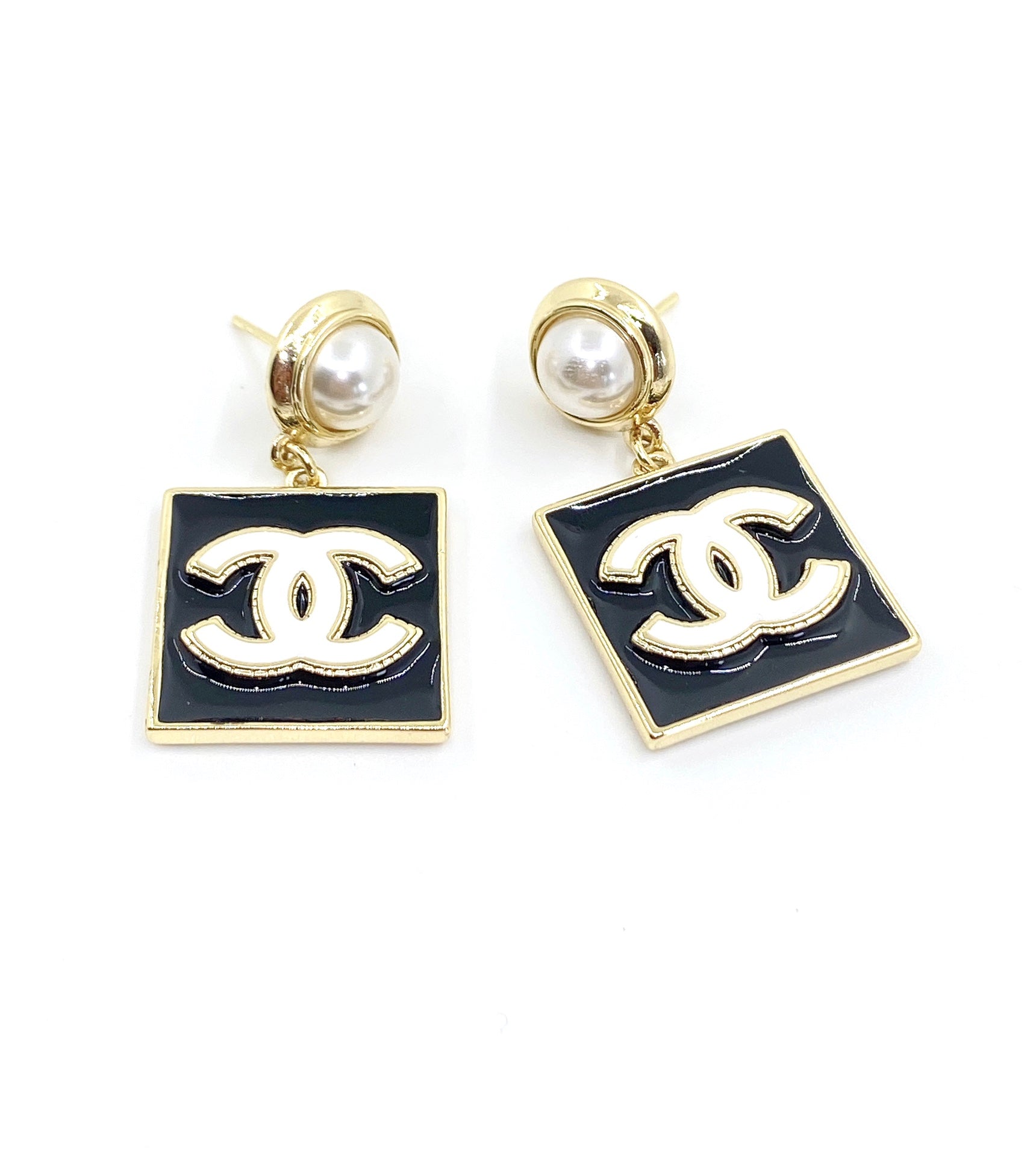 Chanel Square Pearl Pendant 18K Gold Earrings