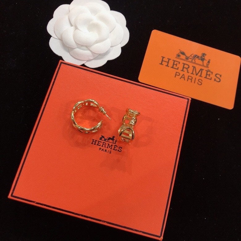 Hermes Chaine D'Ancre Enchainee 18K Gold Earrings