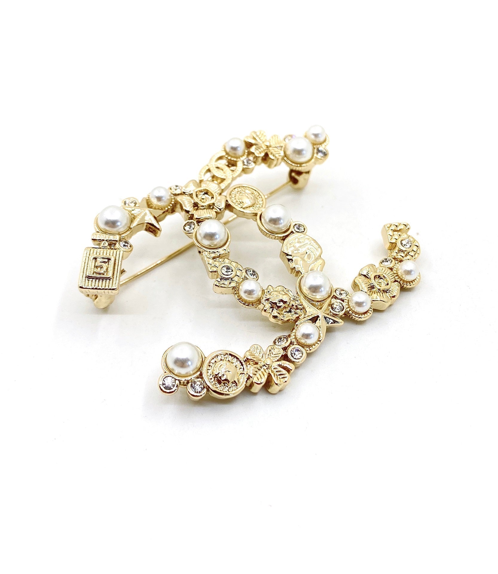Chanel Pearls 18K Gold Brooch