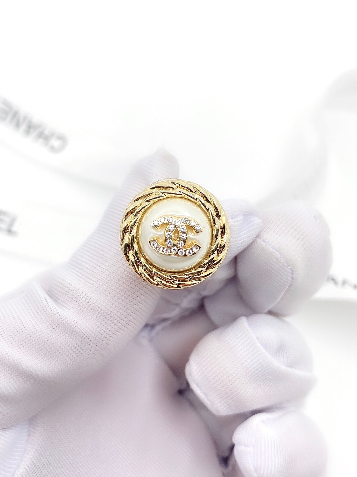 Chanel White Pearl 18K Gold Earrings
