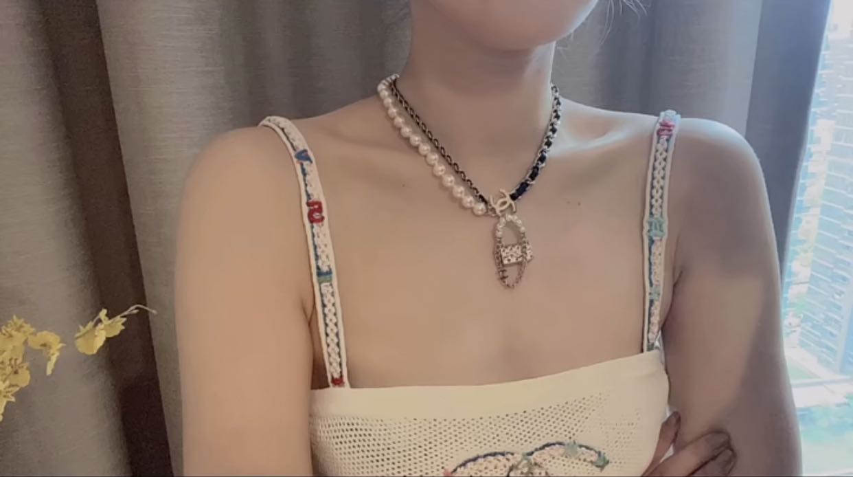 Chanel Pearl Leather Bag Pendant 18K Gold Necklace