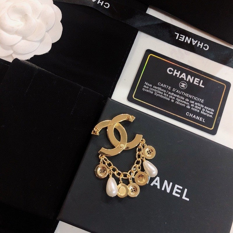 Chanel Pearl Pendant 18K Gold Brooch