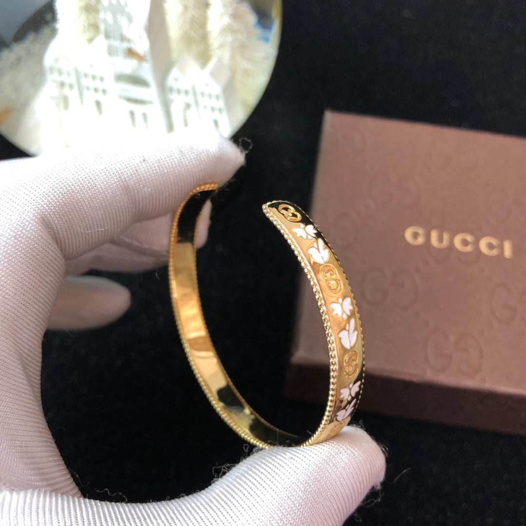 Gucci Double Icon Blossom Enamel Bangle 18K Gold Bracelet